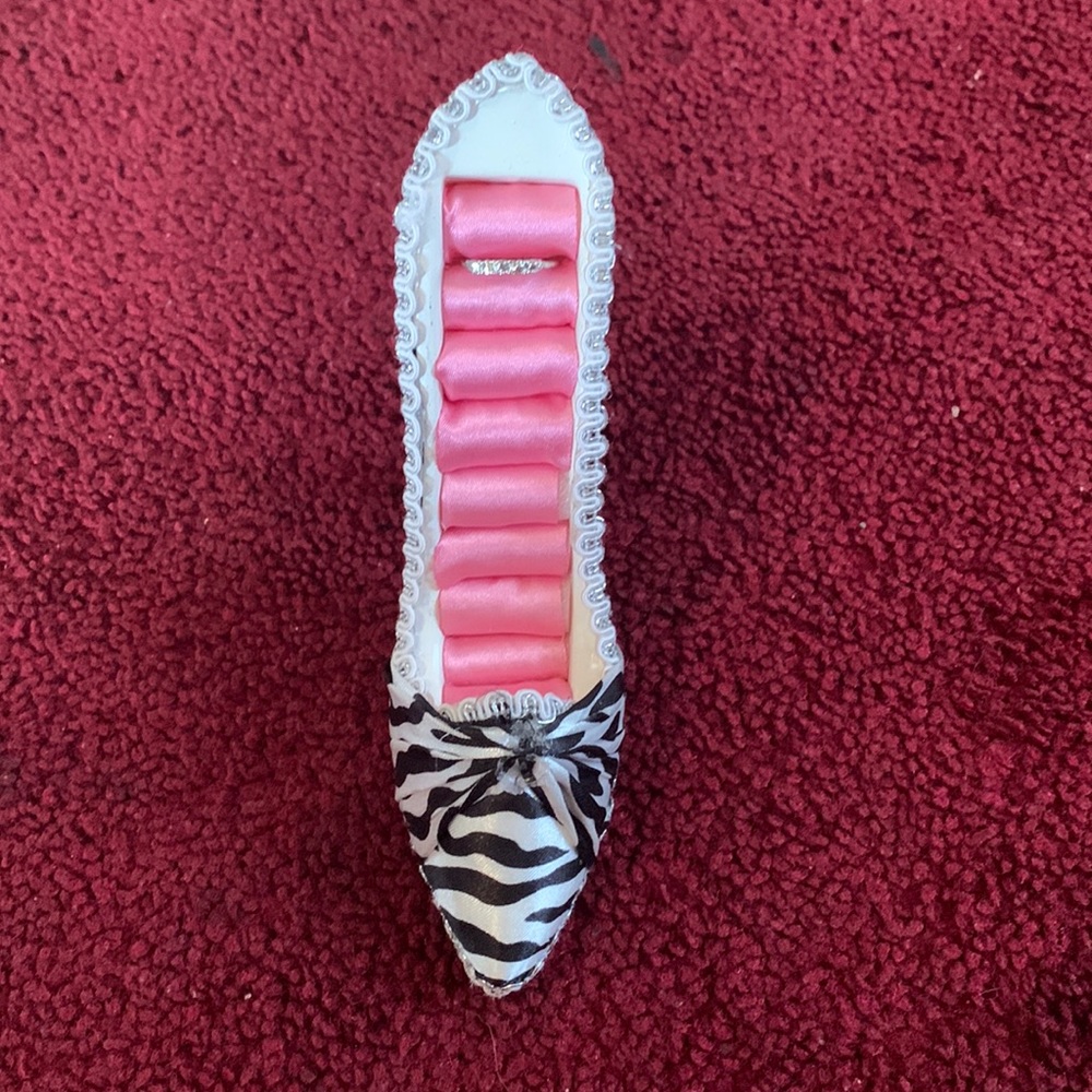 high heel ring holder